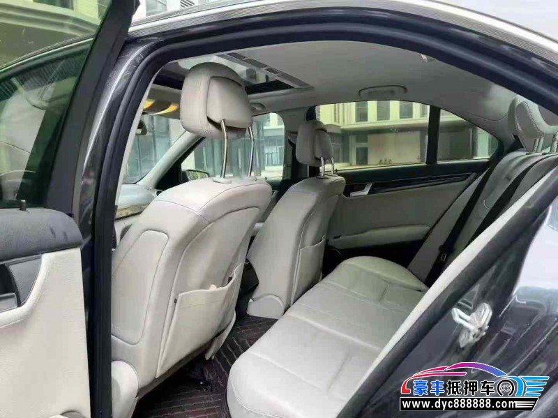 12年奔驰C轿车抵押车出售