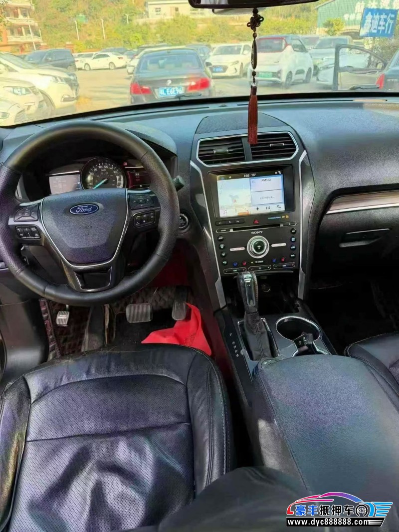 18年福特探险者轿车抵押车出售