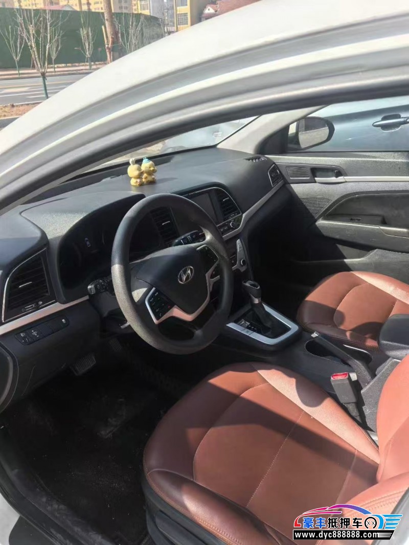 17年现代领动轿车抵押车出售