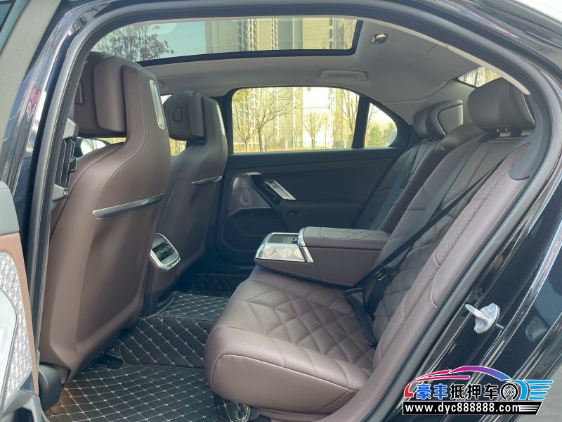 24年宝马7系轿车抵押车出售