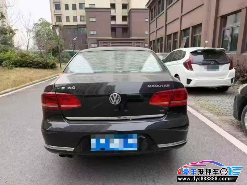 14年大众迈腾轿车抵押车出售