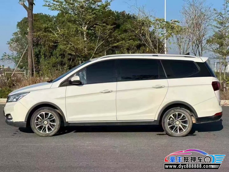 19年宝骏730轿车抵押车出售