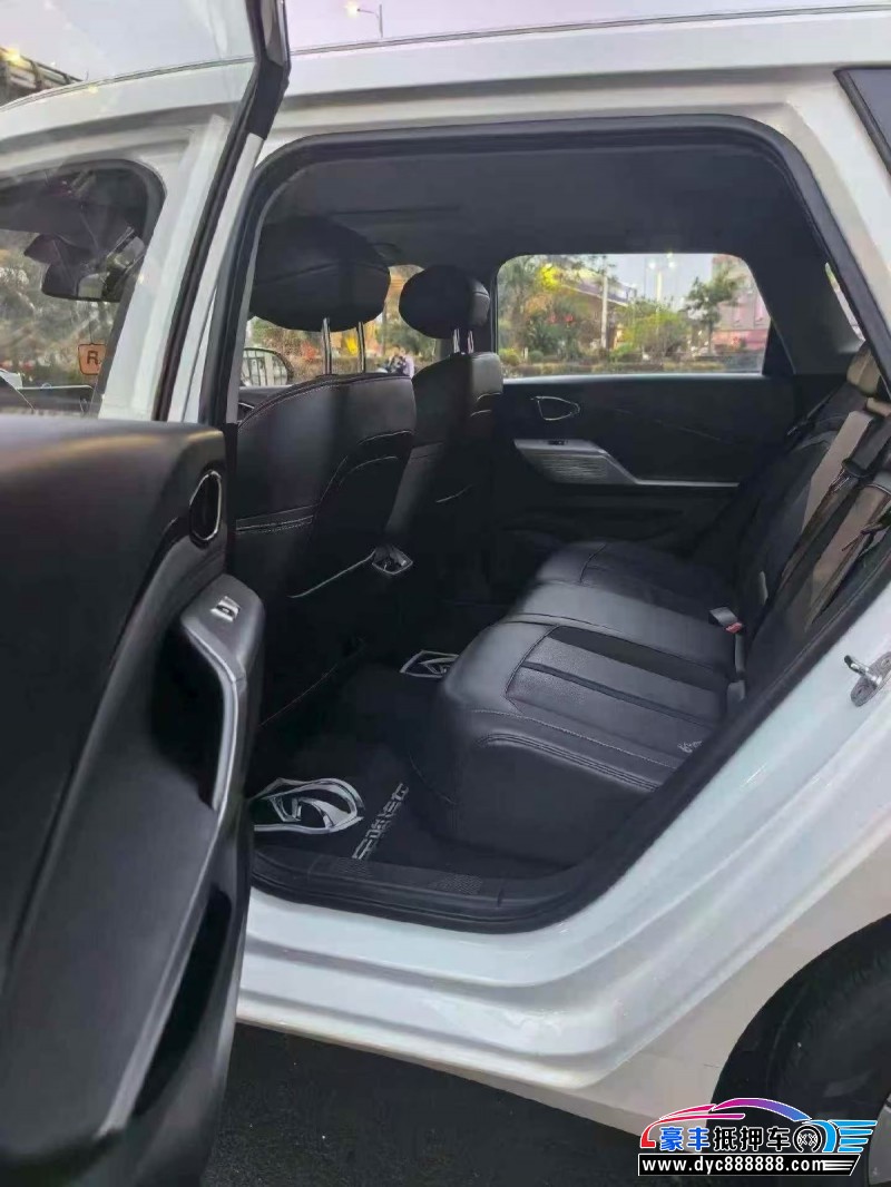 22年宝骏vallia轿车抵押车出售