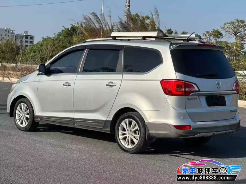 15年宝骏730轿车抵押车出售