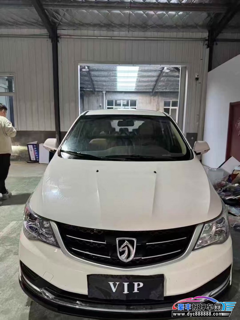 抵押车出售19年宝骏730轿车