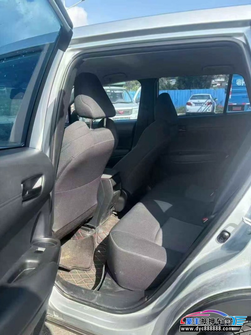 23年丰田锋兰达轿车抵押车出售