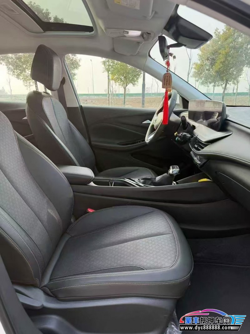 25年别克威朗轿车抵押车出售