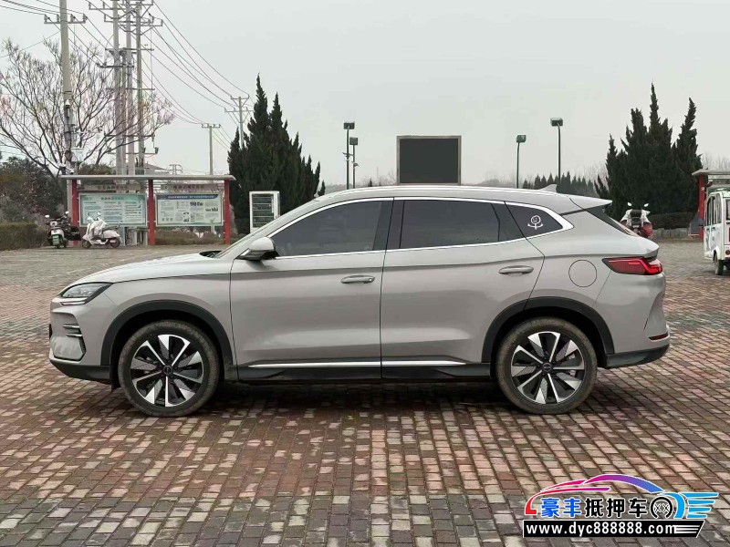 25年比亚迪宋轿车抵押车出售