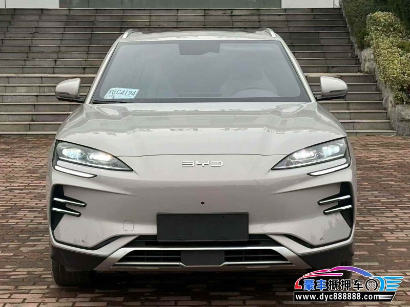 抵押车出售25年比亚迪宋轿车