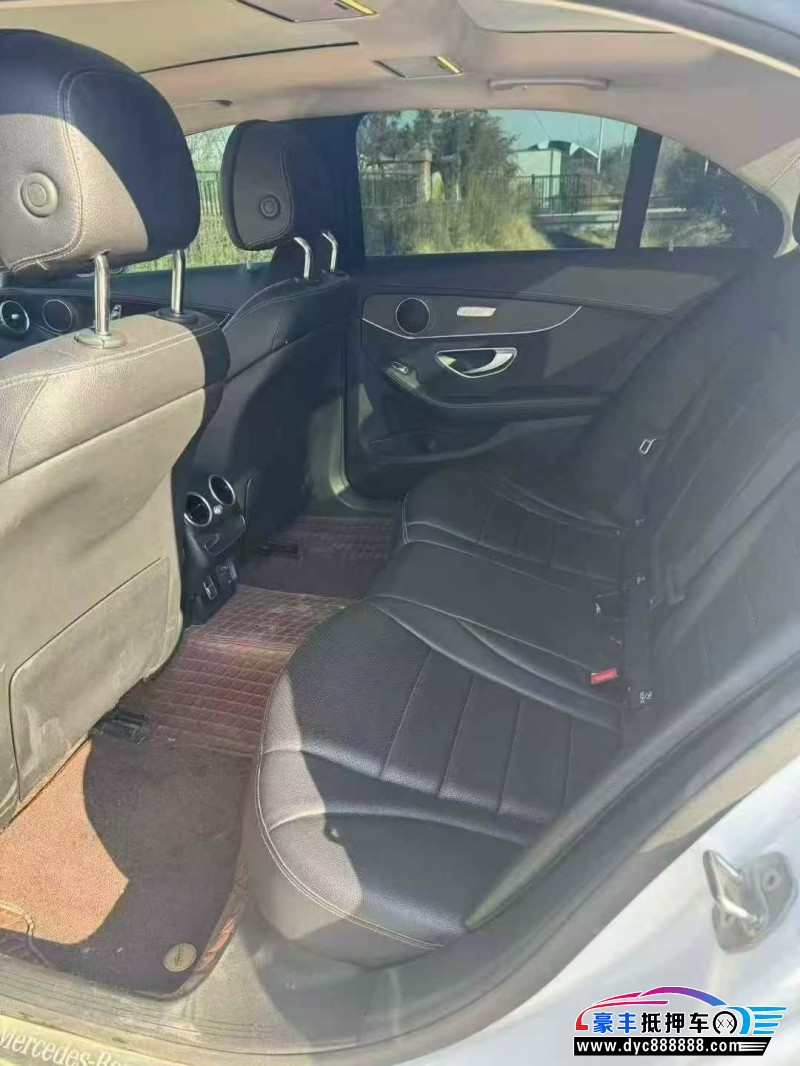 22年奔驰C轿车抵押车出售