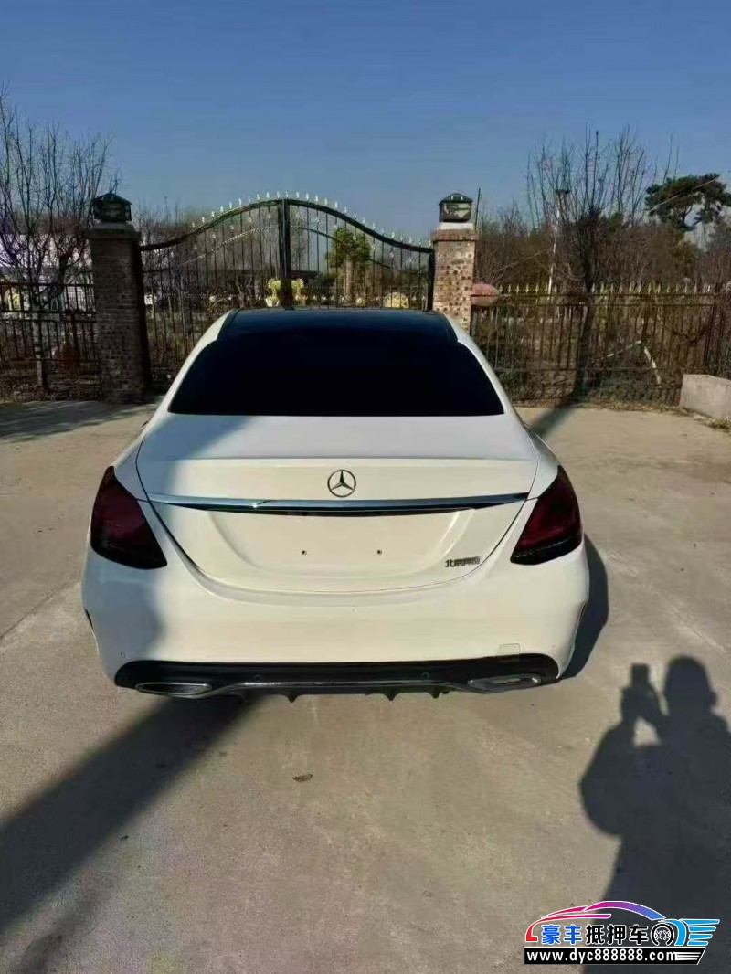 22年奔驰C轿车抵押车出售