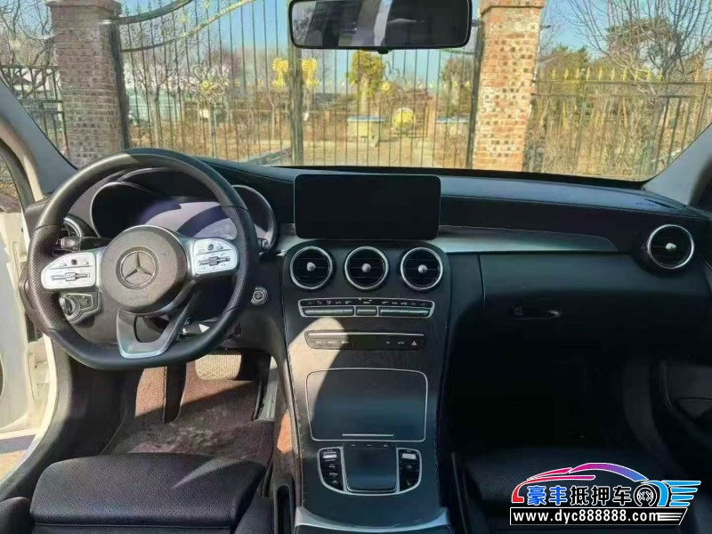 22年奔驰C轿车抵押车出售