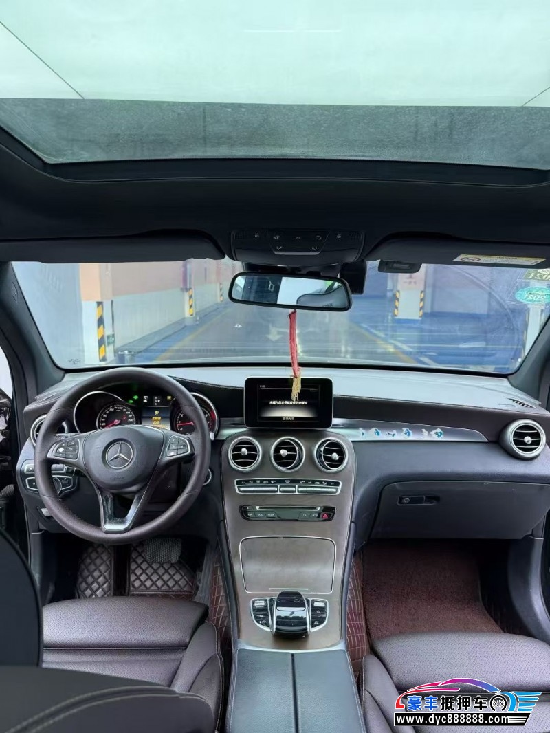 17年奔驰GLC轿车抵押车出售