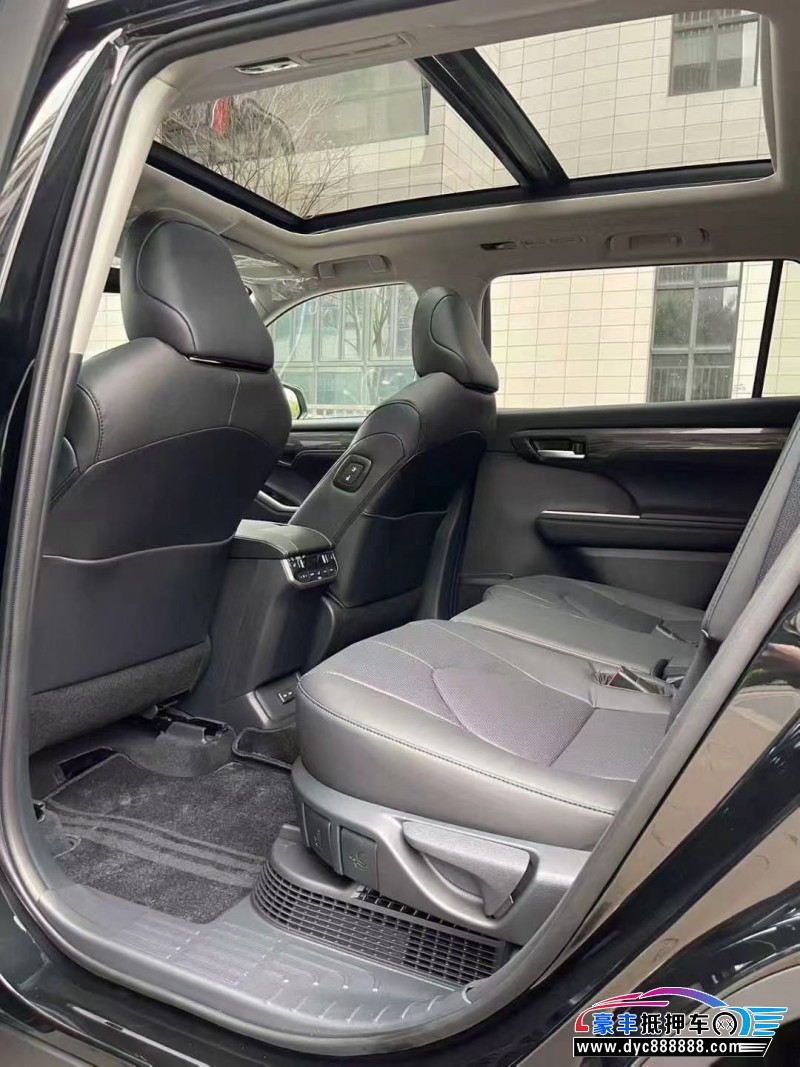 26年丰田汉兰达轿车抵押车出售