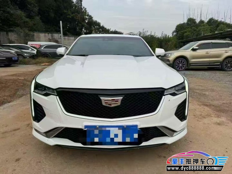抵押车出售22年凯迪拉克CT4轿车