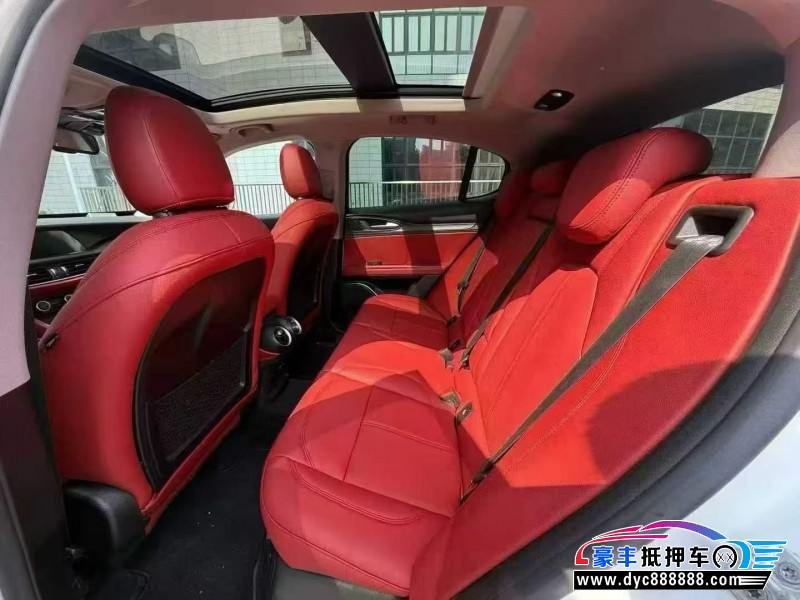 19年阿尔法·罗密欧Stelvio轿车抵押车出售