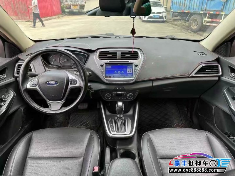 18年福特福睿斯轿车抵押车出售