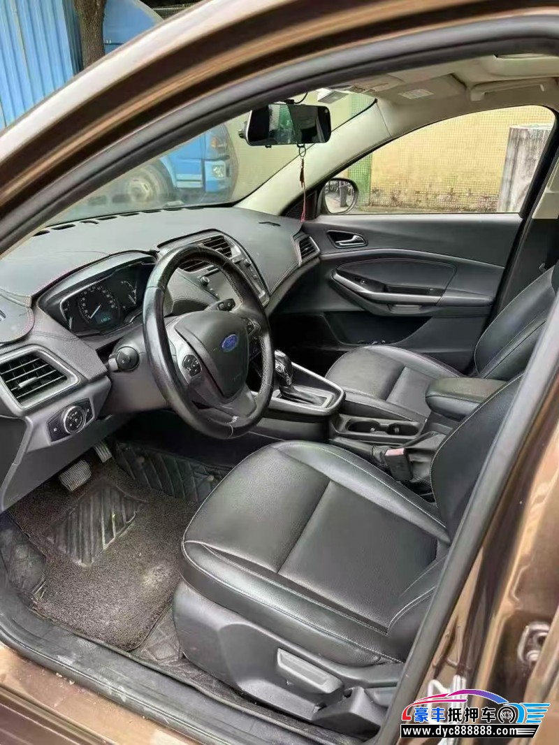 18年福特福睿斯轿车抵押车出售