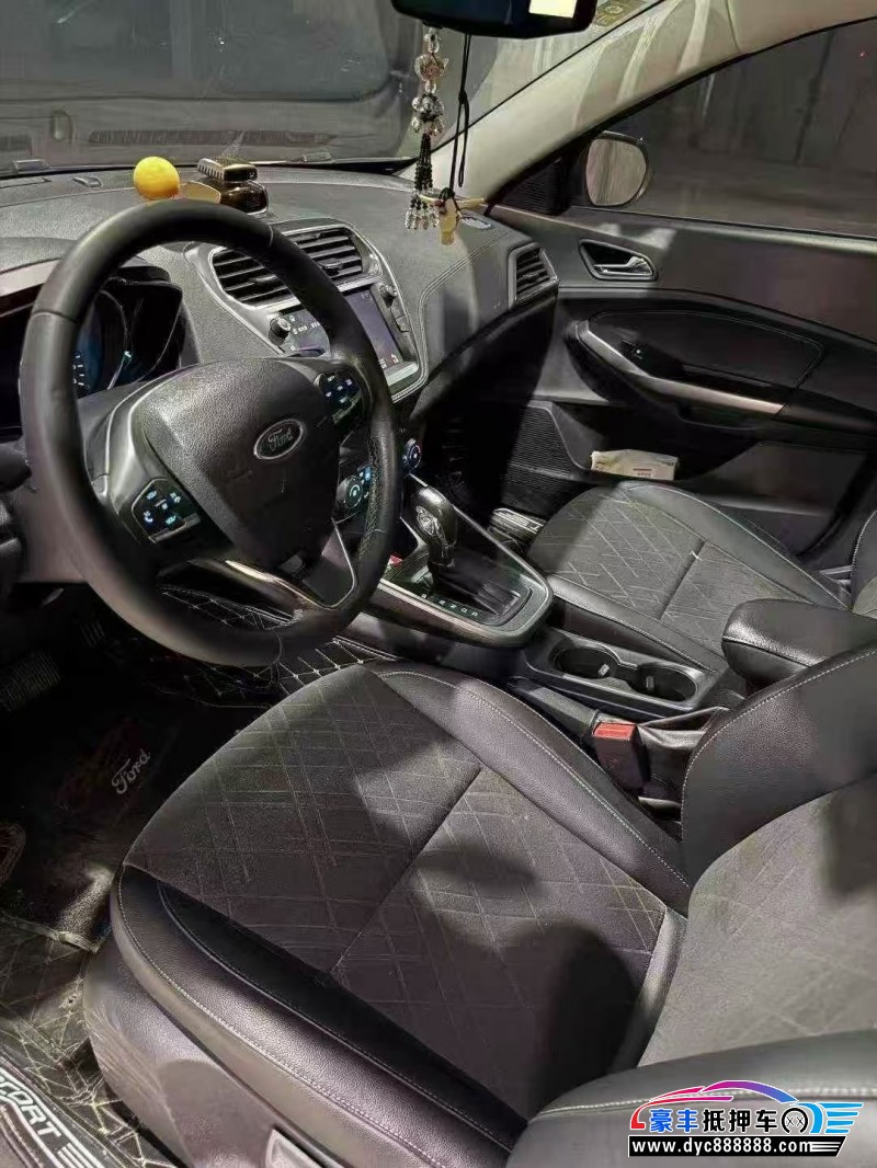 20年福特福睿斯轿车抵押车出售