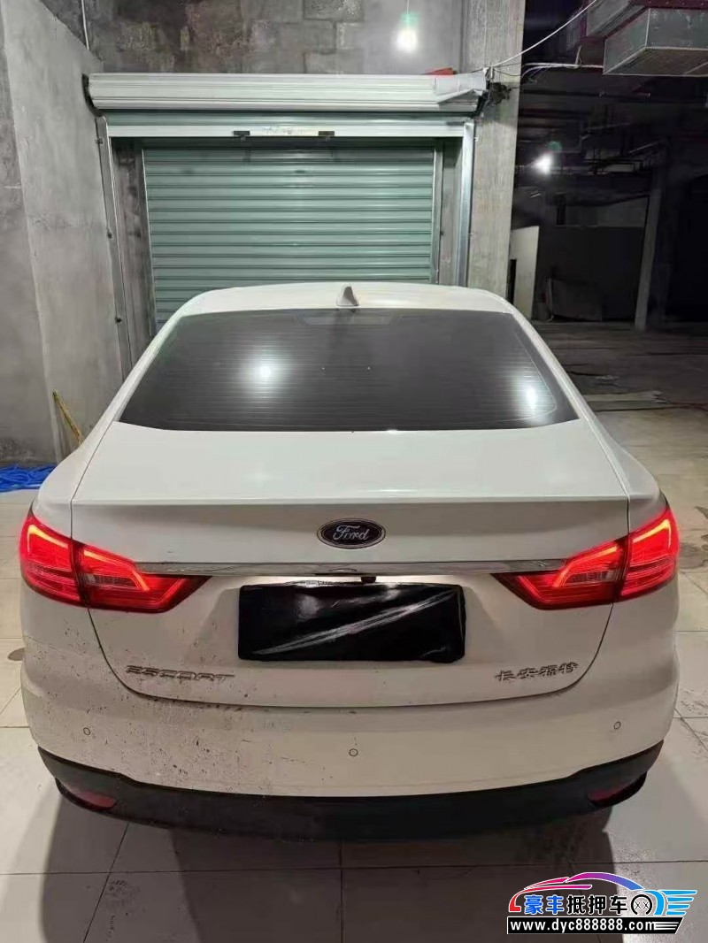 20年福特福睿斯轿车抵押车出售