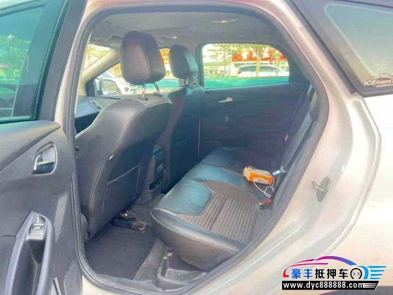 17年福特福克斯轿车抵押车出售