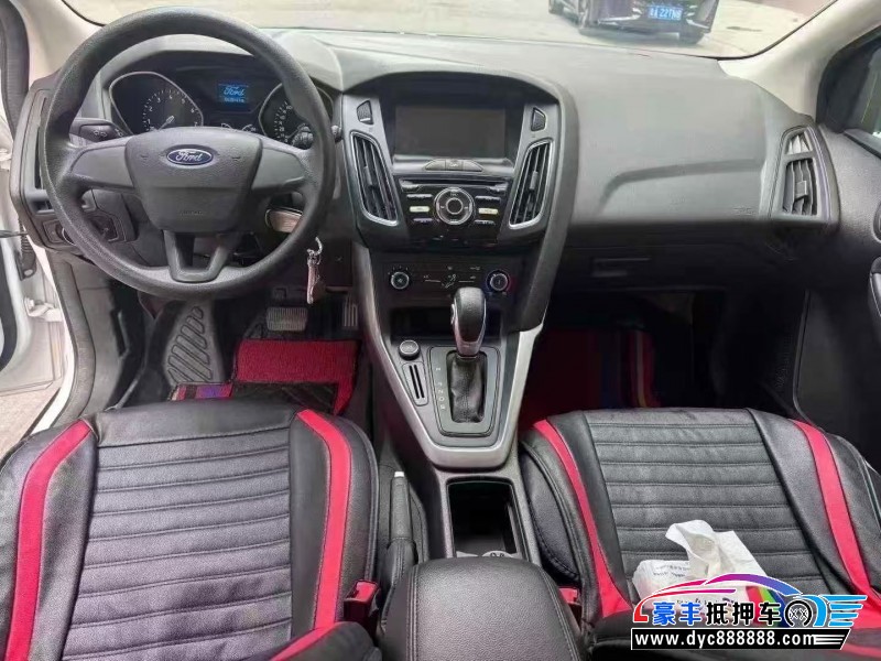 17年福特福克斯轿车抵押车出售