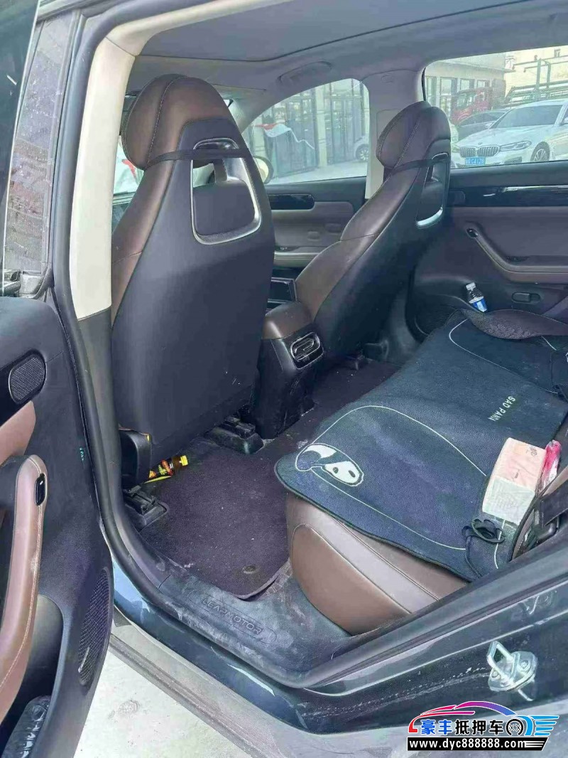 24年零跑C11轿车抵押车出售