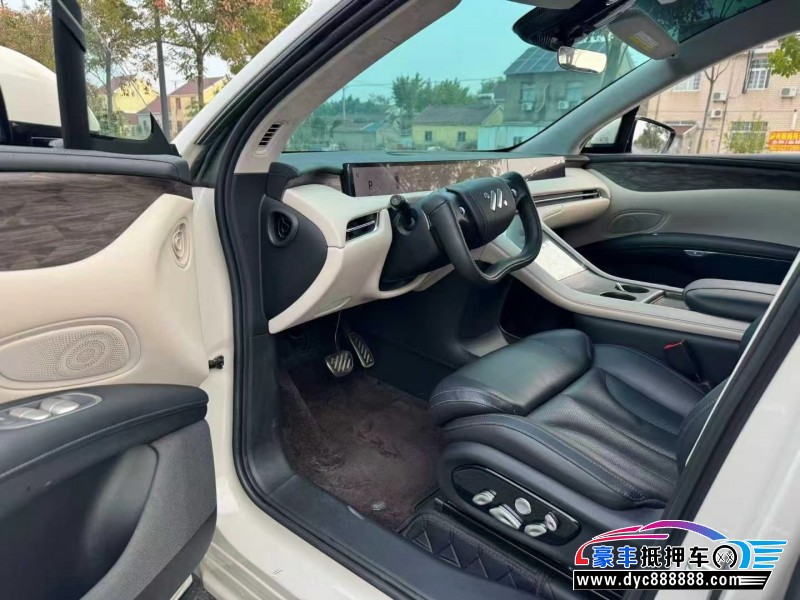 25年智己LS7轿车抵押车出售