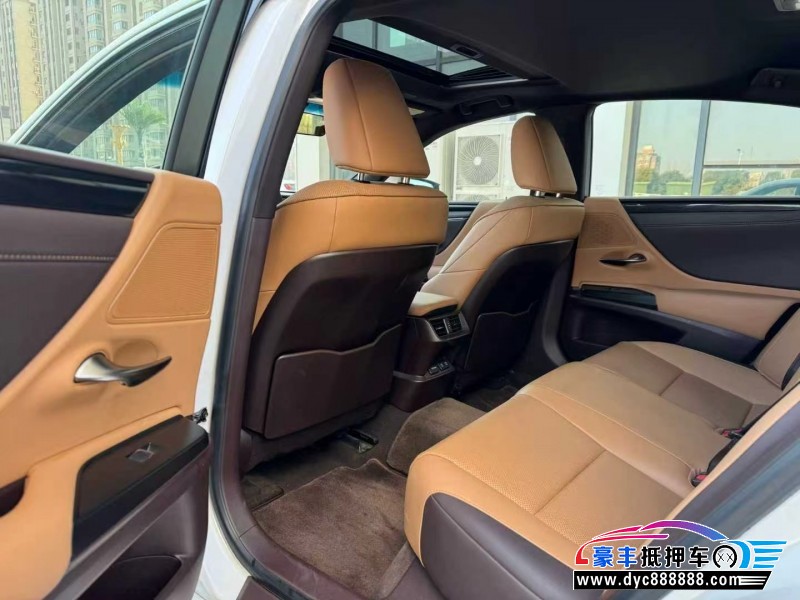 21年雷克萨斯ES轿车抵押车出售