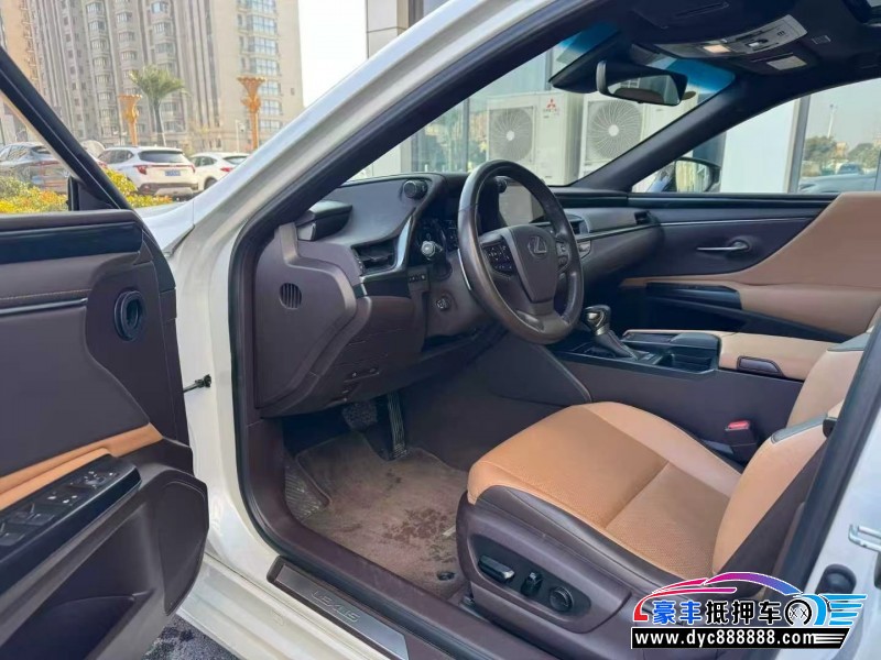 21年雷克萨斯ES轿车抵押车出售