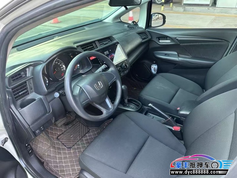 16年本田飞度轿车抵押车出售