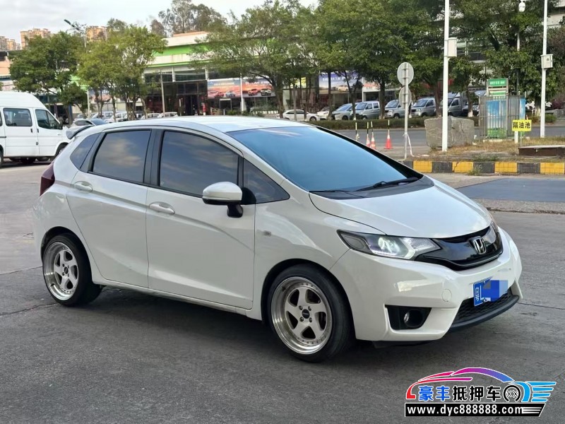 16年本田飞度轿车抵押车出售