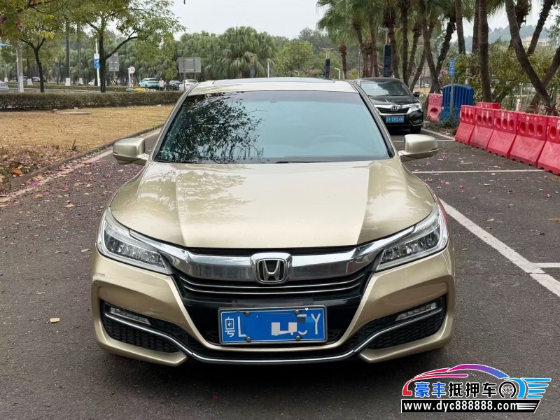 抵押车出售17年本田雅阁轿车