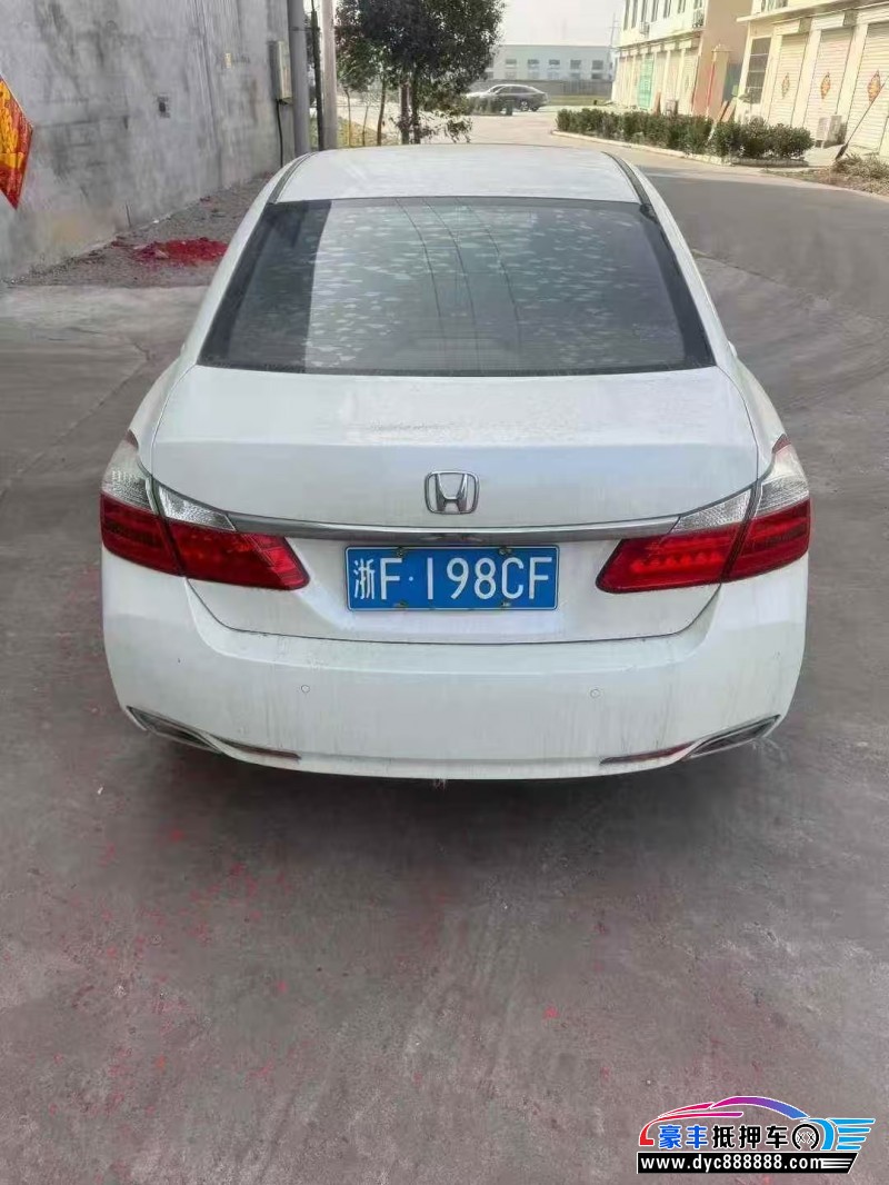 14年本田雅阁轿车抵押车出售