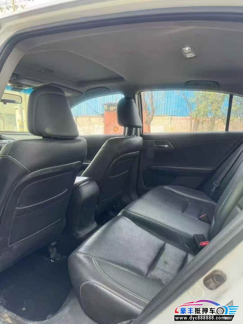 14年本田雅阁轿车抵押车出售