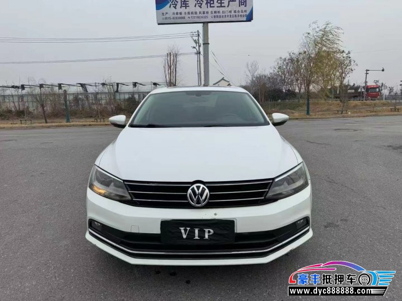 抵押车出售19年大众速腾轿车