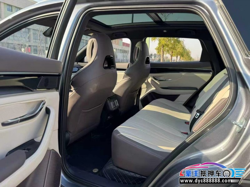 25年比亚迪宋轿车抵押车出售