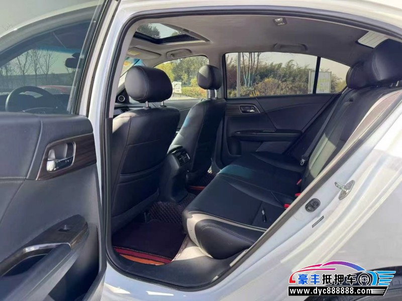 17年本田雅阁轿车抵押车出售