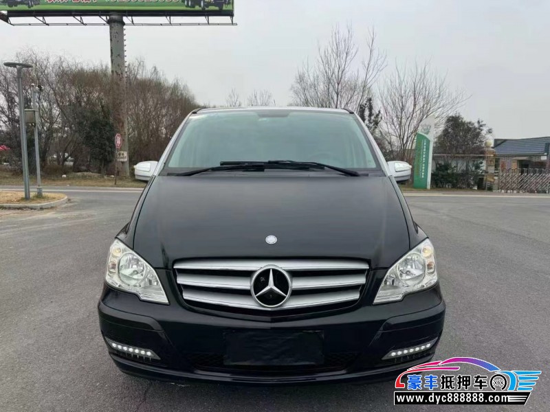 抵押车出售17年奔驰唯雅诺MPV