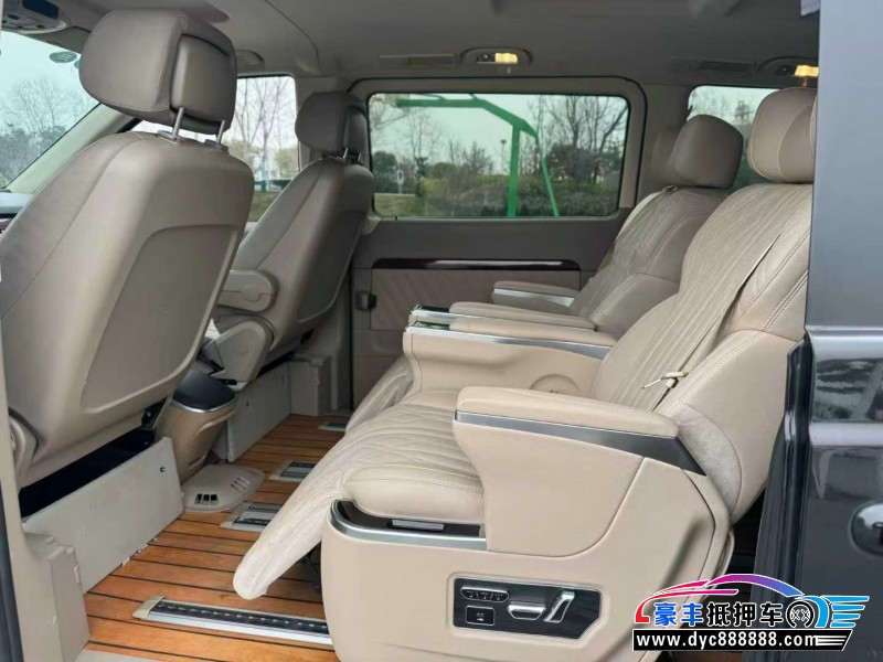 17年奔驰唯雅诺MPV抵押车出售