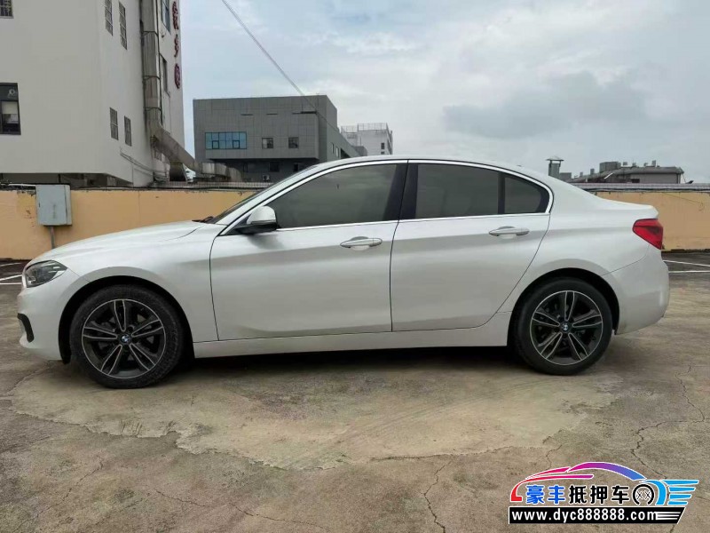 21年宝马1系轿车抵押车出售