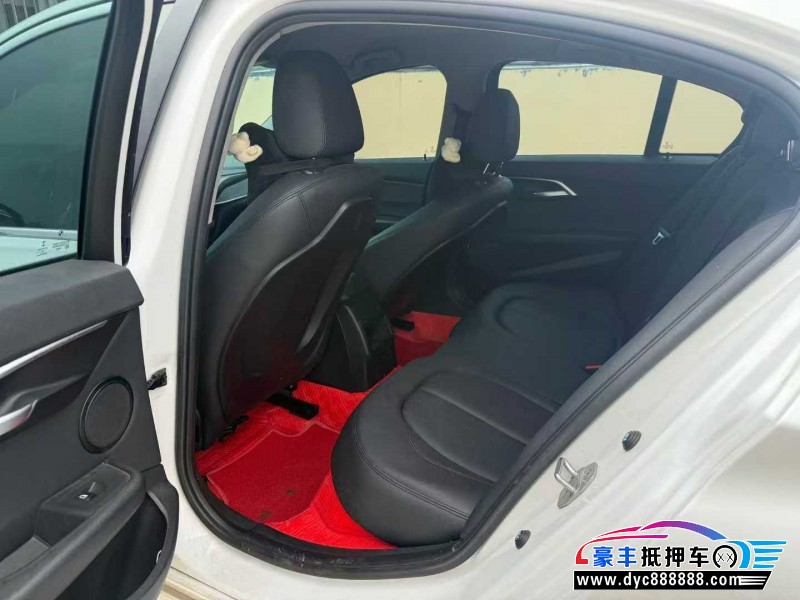 21年宝马1系轿车抵押车出售