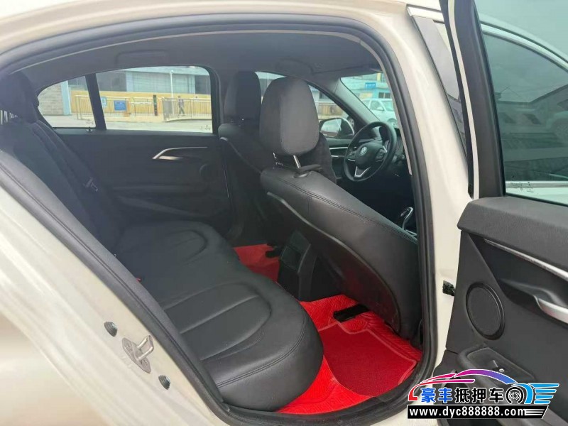 21年宝马1系轿车抵押车出售