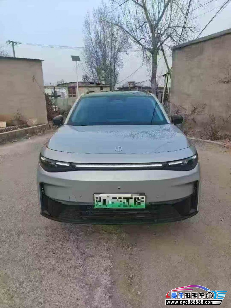 抵押车出售25年零跑C16轿车