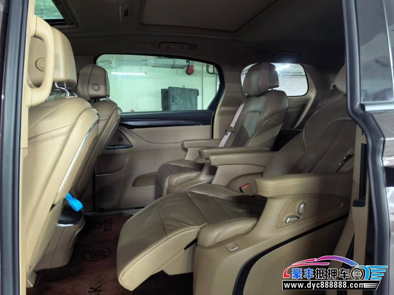 22年别克GL8轿车抵押车出售