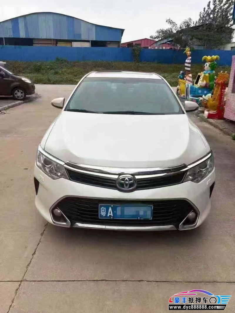 抵押车出售17年丰田凯美瑞轿车