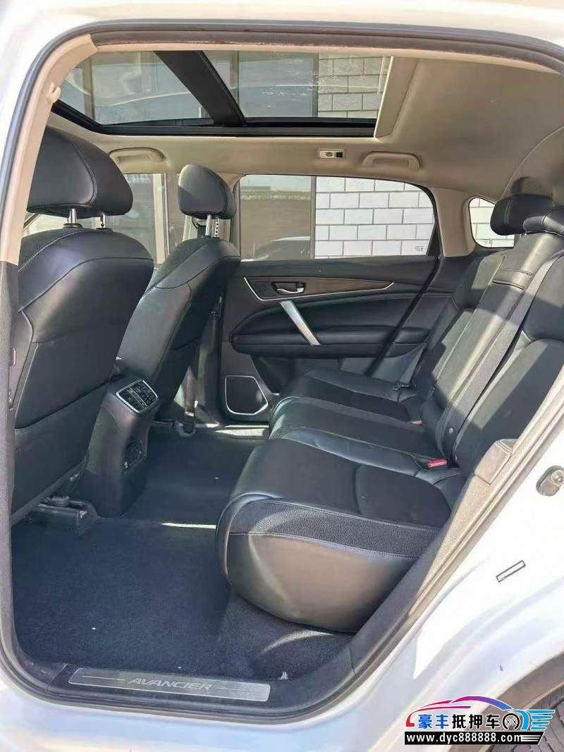 17年本田冠道轿车抵押车出售