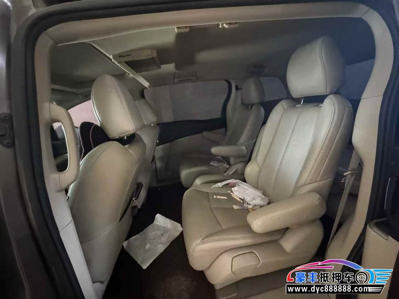 16年别克GL8轿车抵押车出售