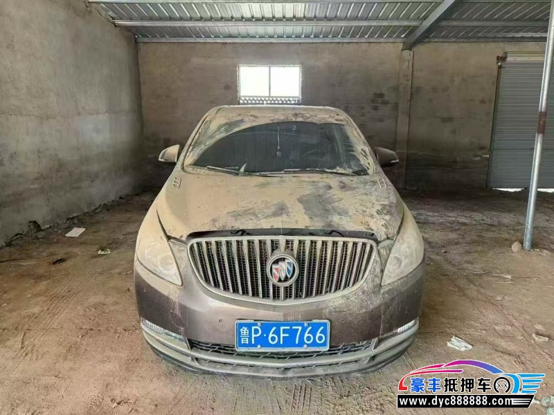 抵押车出售16年别克GL8轿车