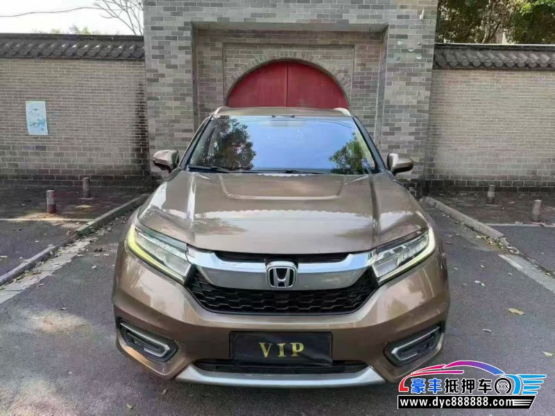 抵押车出售17年本田冠道轿车